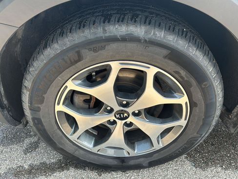 Used 2021 Kia Telluride EX AWD/4WD image 9