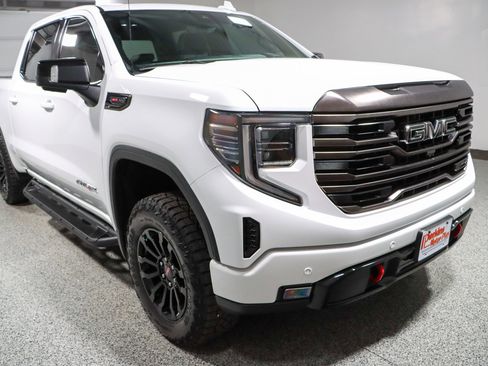 Used 2022 GMC Sierra 1500 AT4X AWD/4WD image 5