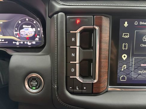 Used 2023 GMC Yukon Denali Ultimate AWD/4WD image 30