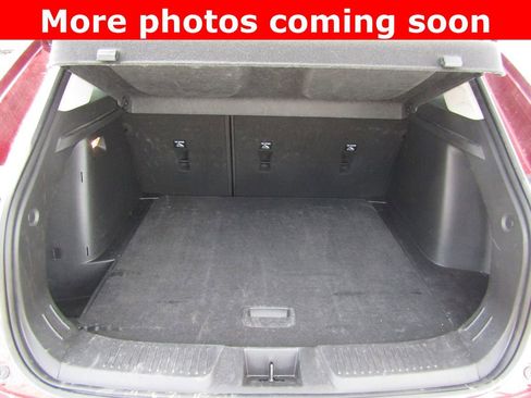 Used 2025 Chevrolet Trax LT w/ LT Convenience Package image 14