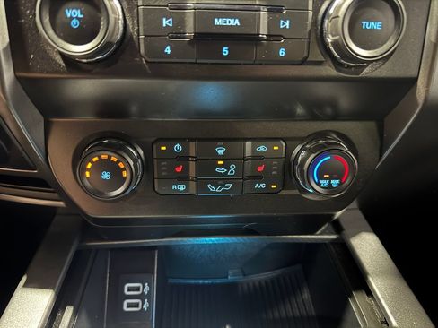 Used 2020 Ford F150 XLT w/ Equipment Group 302A Luxury AWD/4WD image 33