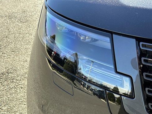 New 2026 Land Rover Range Rover SE image 8