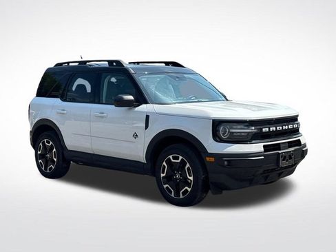 Used 2023 Ford Bronco Sport Outer Banks w/ Tech Package AWD/4WD image 9