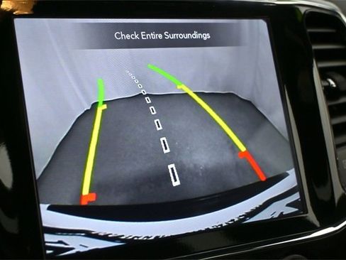 Used 2022 Jeep Grand Cherokee Laredo X image 24