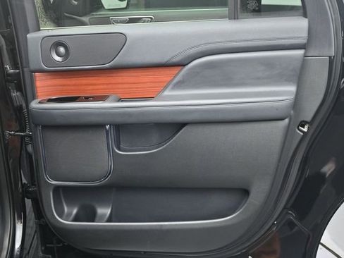 Used 2024 Lincoln Navigator L 4WD image 32