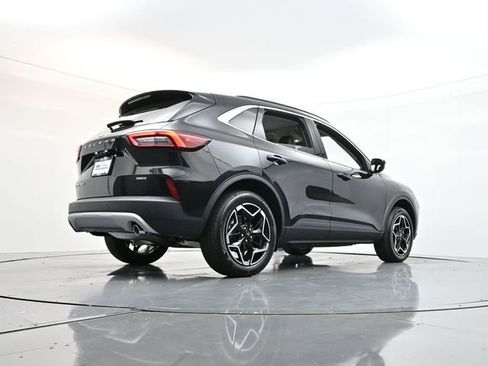 New 2026 Ford Escape Platinum image 32