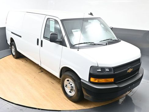 Used 2024 Chevrolet Express 3500 Extended w/ Driver Convenience Package image 39