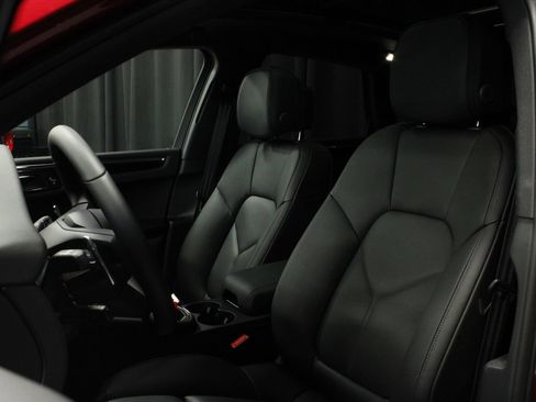 New 2026 Porsche Macan AWD/4WD image 18