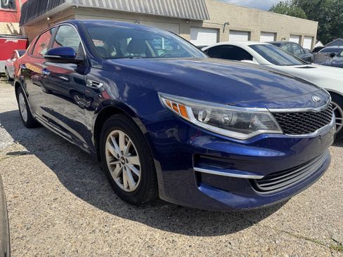 Used 2018 Kia Optima LX FWD image 2
