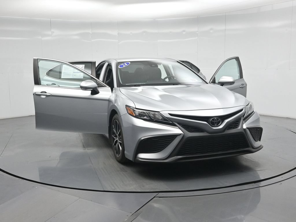 Used 2024 Toyota Camry SE w/ Convenience Package FWD image 28