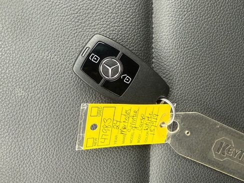 Used 2024 Mercedes-Benz Sprinter 2500 w/ Acoustic Package image 35