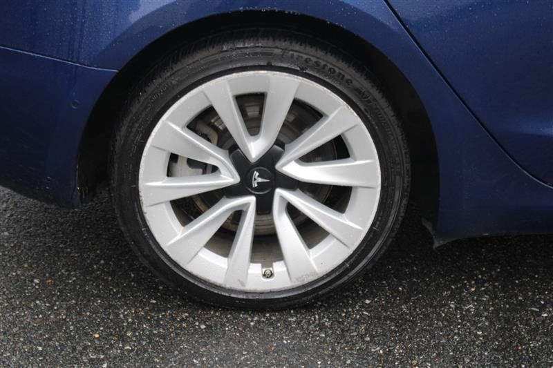 Used 2022 Tesla Model 3 Standard Range RWD image 8