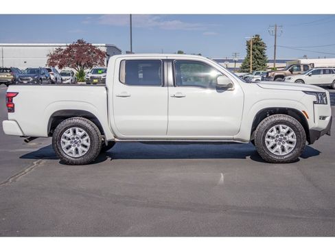 Used 2024 Nissan Frontier SV w/ SV Convenience Package AWD/4WD image 2