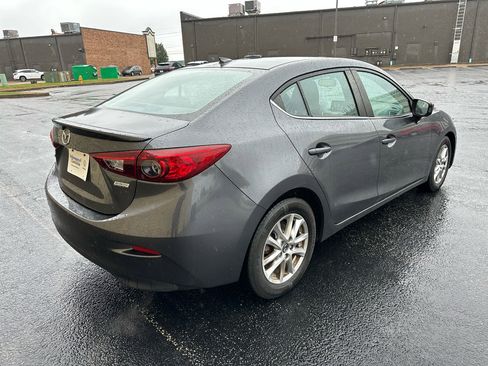 Used 2016 MAZDA MAZDA3 i Touring w/ Popular Equipment Package image 5