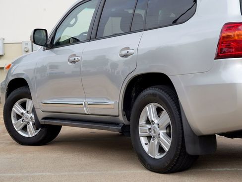 Used 2015 Toyota Land Cruiser AWD/4WD image 29