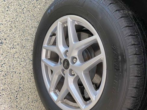 Used 2024 Ford Edge SEL image 13