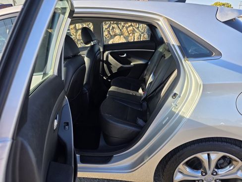 Used 2013 Hyundai Elantra GT w/ Style Pkg image 13