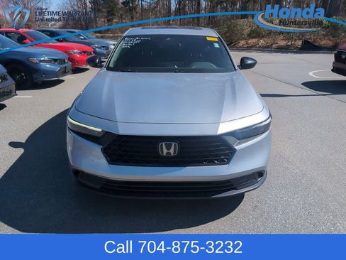 Used 2023 Honda Accord Sport image 2