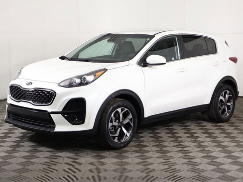 Used 2022 Kia Sportage LX image 5