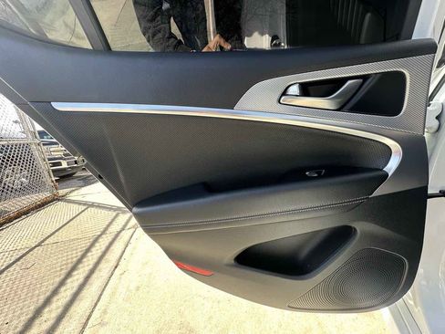 Used 2022 Genesis G70 3.3T image 39