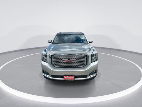 Used 2016 GMC Yukon XL Denali w/ Open Road Package RWD image 3