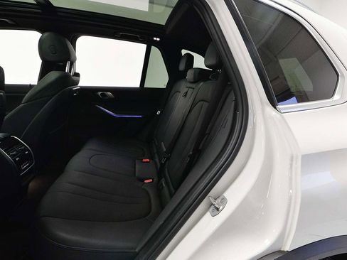 Used 2022 BMW X5 sDrive40i w/ Premium Package image 10