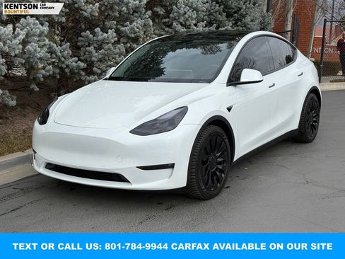 Used 2022 Tesla Model Y Performance image 3