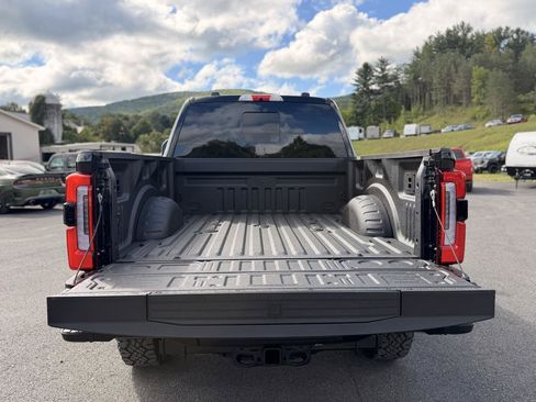 Used 2025 Ford F350 Platinum w/ Tremor Off-Road Package AWD/4WD image 15