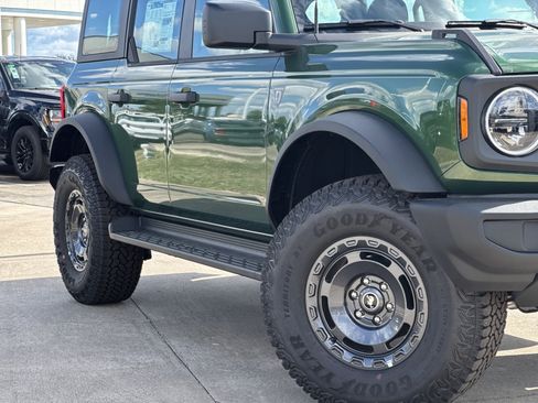 New 2025 Ford Bronco 4-Door w/ Sasquatch Package image 3