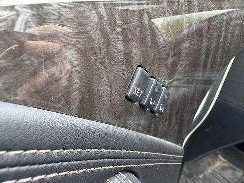 Used 2022 Nissan Armada Platinum w/ Captain's Chairs Package image 15