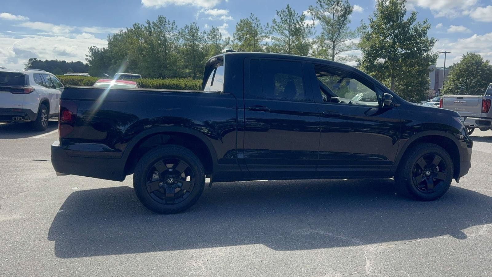 Used 2025 Honda Ridgeline Black Edition image 4