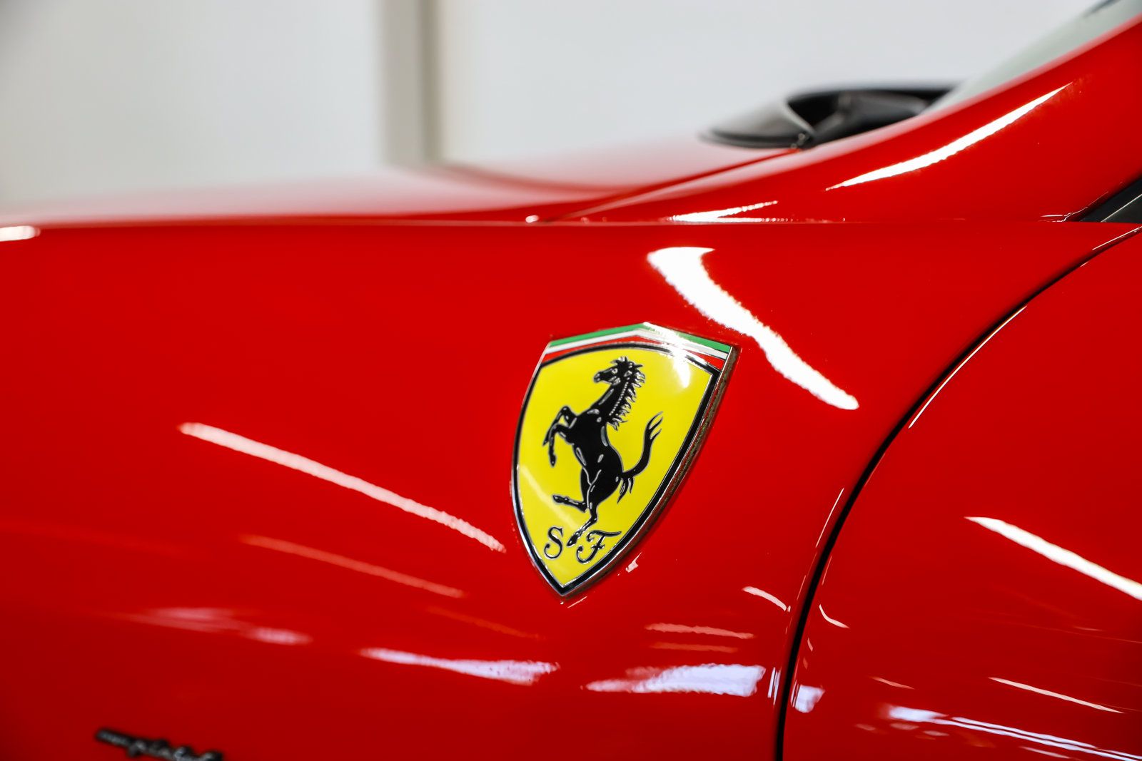 Used 2000 Ferrari 550 Maranello Coupe RWD image 24