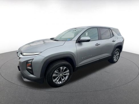 Used 2025 Chevrolet Equinox LT FWD image 8
