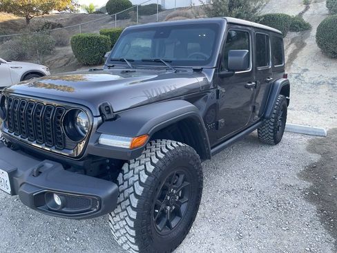 Used 2025 Jeep Wrangler Unlimited Sport AWD/4WD image 5