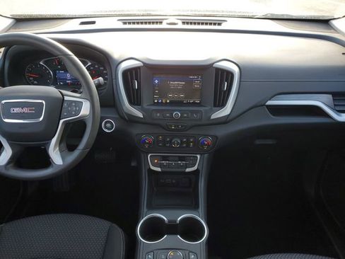Certified 2022 GMC Terrain SLE w/ Driver Convenience Package image 17