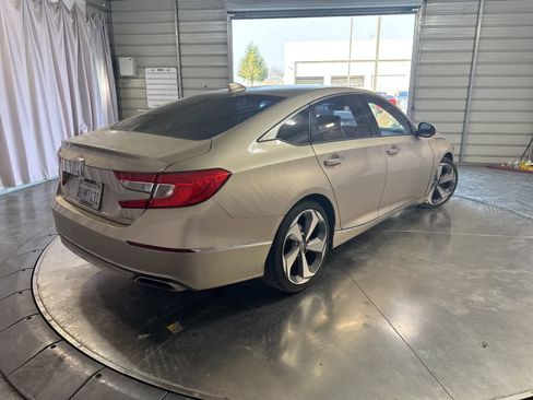 Used 2018 Honda Accord Touring image 5