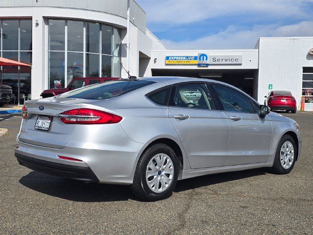Used 2019 Ford Fusion S FWD image 4
