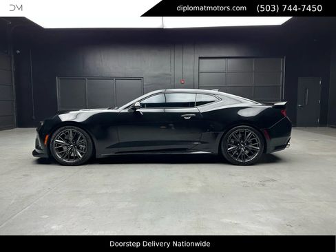 Used 2018 Chevrolet Camaro ZL1 image 3