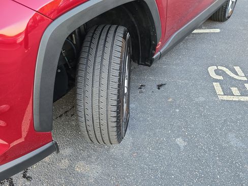 Certified 2022 Toyota RAV4 LE image 33