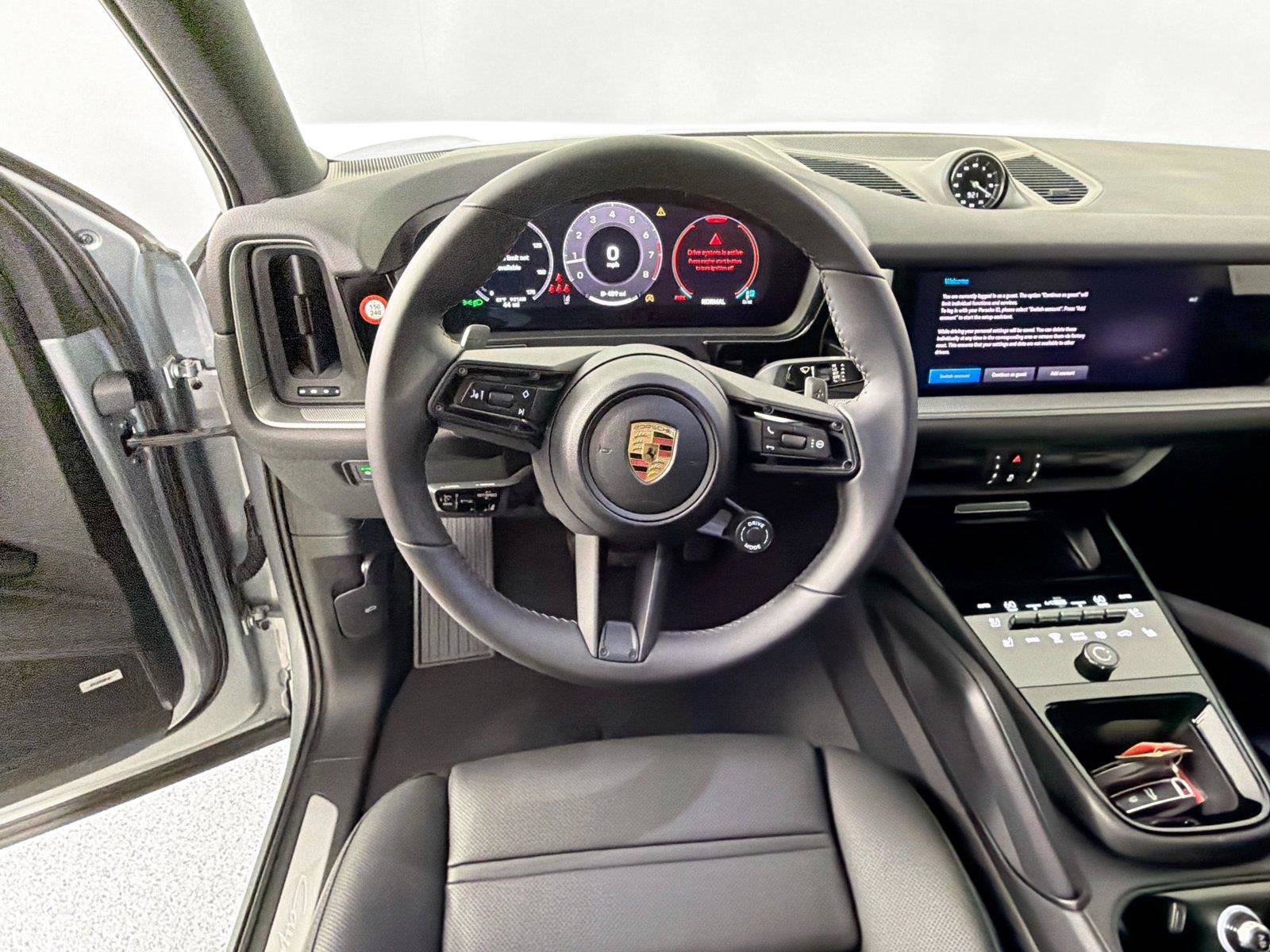 Certified 2025 Porsche Cayenne Coupe AWD/4WD image 18