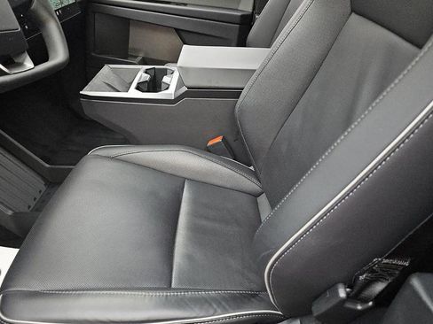 Used 2024 Tesla Cybertruck AWD Crew Cab image 3