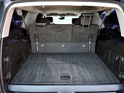 Used 2019 Chevrolet Suburban LT image 9