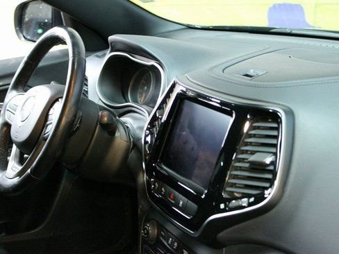 Used 2020 Jeep Cherokee High Altitude image 10