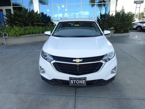 Certified 2018 Chevrolet Equinox LT FWD image 2