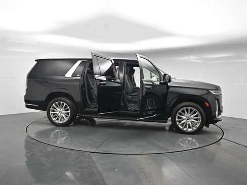 Used 2022 Cadillac Escalade ESV Premium Luxury AWD/4WD image 49