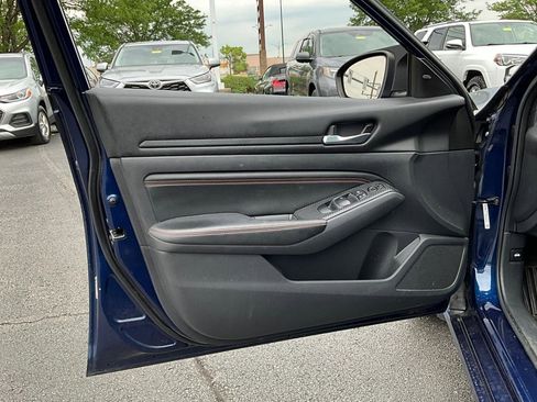 Used 2021 Nissan Altima 2.0 SR FWD image 18