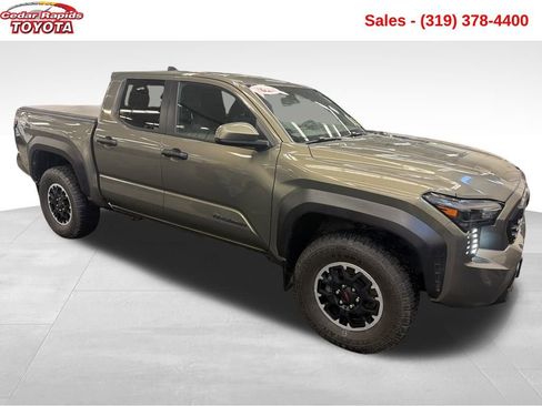 Certified 2024 Toyota Tacoma TRD Off-Road image 6