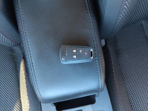 Used 2017 Chevrolet Equinox LS FWD image 32