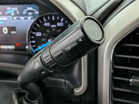 Certified 2019 Ford F250 Lariat w/ Chrome Package image 35