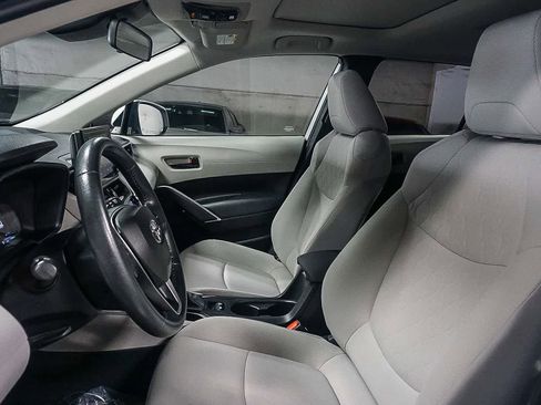 Certified 2022 Toyota Corolla Cross LE w/ Moonroof Package FWD image 19